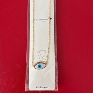 Chic Gold Necklace with Blue Eye Pendant